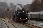 52 8047 und 52 8079 machen sich am 06.12.09 auf dem Weg zum restaurieren ins Eisenbahnmuseum Schwarzenberg.