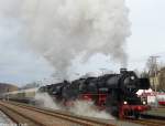 Mit herrlichen Klngen  ballerten  die beiden Reko-52 bei der Scheinanfahrt durch den Bahnhof Aue.