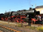 52 8134-0 beim Halt in Hennef(Sieg) am 10.10.2010