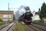 Die Betzdorfer 52 8134-0 mit einem Sonderzug nach Koblenz-Ltzel bei der durchfahrt in Rheinbrohl am 29.9.2012