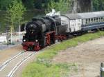 52 4867 mit einen Sonderzug am 28.06.14 in Frankfurt auf der Hafenbahn 