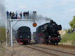 Parallelfahrt von 52 8079-7 und Tkt48-18 (aus Jaworzyna Slaska) auf der Dampflokparade in Wolsztyn, 30.4.2016