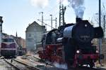 BR 52 8079-7 dampft am 06.04.2018 in Dresden anlässlich von Führerstandsmitfahrten am 10.