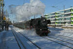 Zu Fahrten rund um München weilte in der Adventszeit 2023 die 52 8168 des Bayerischen Eisenbahnmuseums in München.