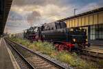 Br 52 aus Leipzig Plagwitz dampft im Zwickauer HBF mit einem Sonderzug aus dem Plagwitzer Eisenbahnmuseum