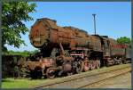 52 8137 rostet auf einem Abstellgleis im Bw Staßfurt vor sich hin.