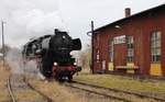 Mit dem Osterhasen auf der Wisentatalbahn nach Schleiz. Hieß es am 01.04.18 als der VSE (Verein Sächsischer Eisenbahnfreunde e.V. Schwarzenberg) mit der 52 8079-7 nach Schleiz kam. Hier zu sehen beim umsetzen in Schleiz.