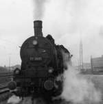 Eine meiner ersten Aufnahmen entstand auf der Ladestrae in Bochum Hbf um 1964 noch auf Rollfilm im Format 6 x 6.