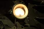Am 21.08.2010 fand traditionell zum Auftakt des Chemnitzer Heizhausfest im Schsischen Eisenbahnmuseum eine Nacht-Fotoveranstaltung statt. Detailaufnahme einer Lampe von 58 261. Wie hell so ein Teelicht brennen kann...