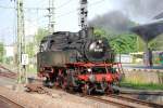 BR 64 419 beim Umsetzten im Bahnhof Marbach am Abend des 1.Mai 2009.