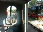 Blick aus dem Fhrerhaus der Werklok  Heinrich-Bockel  in Selb Stadt whrend der Ausfahrt aus dem Bw.