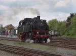 Die 64 491 am 23.05.2010 bei einer Rangierfahrt in Neuenmarkt-Wirsberg.