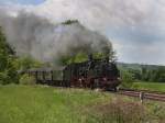 Die 64 491 und die 38 1301 am 23.05.2010 mit einem Pendelzug unterwegs auf der Schiefen Ebene.