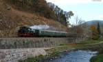 064 419-5 und 52 7596 mit dem DPE 24584 (Freudenstadt Hbf-Hausach) bei Schiltach 6.11.11