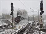 Nicht ganz parallele Parallelausfahrt aus dem Bahnhof Rottweil beim Eisenbahnfest der EFZ im Oktober 2012.