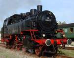 64 419, Zuglok fr den  Rebenbummler , im Bahnhof Riegel am Kaiserstuhl, Okt.2007