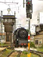 65 1049 und heute nicht mehr vorhandenes Stellwerk in Erfurt Hbf 2006