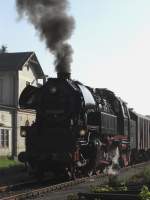 65 1049-9 nebelt am 24.05.09 den Bahnhof Scheibenberg ein.