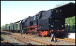 651049 hält hier am 10.5.1997 um 16.38 Uhr mit einem Sonderzug aus Bad Oeynhausen kommend im Bahnhof Vlotho.