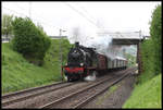 78468 ist hier am 30.4.2018 mit ihrem Sonderzug nach Wellen um 11.54 Uhr in Wasserliesch unterwegs.