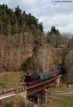 78 468 mit dem DPE 91745 (Alpirsbach-Hausach)  auf der Brcke bei Schenkenzell 21.2.10