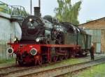 BR 78 abgestellt im Bahnhof Ilmenau vor ihrem Tageseinsatz auf der Strecke Ilmenau - Sttzerbach am 3.10.2005