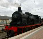 78 468 am 1.4.11 im Bahnhof Dren mit dem  Zug der Erinnerung .