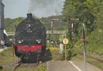 78 468 beim Zurcksetzen zur Wasseraufnahme in Billerbeck; im Hintergrund - fast nostalgisch - zwei noch in Betrieb befindliche Formsignale als Ausfahrtsignale (01.05.2011)