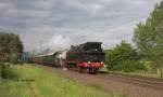 78468 ist am 24.05.2014 morgens um 08.47 Uhr in Lengerich Schollbruch mit einem langen Sonderzug von Eisenbahn Tradition von Tecklenburg kommend nach Hameln an die Weser unterwegs. Nächster Halt auf der Rollbahn ist Hasbergen.