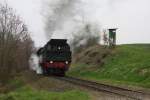 Mit einem Sonderzug zum Weihnachtsmarkt nach Münster erklimmt die 78468 die Steigung am Ausgang des Stahlwerks in Georgsmarienhütte am 29.11.2014.