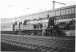 Baureihe 78 vor einem Nahverkehrszug in Essen Hbf im Juli 1963