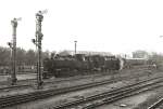 Zwei Tenderlokomotiven der BR 86 im strmenden Regen in Neustadt/Sachsen, um 1986