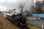 DPE 61407 als Sonderzug zum Weihnachtsmarkt auf Schloss Burgk mit der 86 1333-2 in Mühltroff.