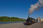 Lok 7348  Kattowitz  der Museumseisenbahn Minden bei einer Fotofahrt im Hafen Berenbusch (11.05.2024)