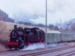 94 1292 verlt mit einem Personenzug den Bahnhof Effelder Richtung Eisfeld am 26.2.1994