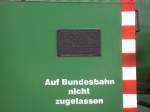 Fabrikschild an der Dampfspeicherlok der Fa. Jung. Die Lok steht als Denkmal an ihrer ehemaligen Wirkungssttte der Feldmhle AG Werk Arnsberg.
Aufgenommen: 05.03.2008