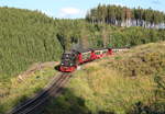 99 7239-9 erreicht mit P8934(Brocken - Wernigerode) gerade noch im schönsten Sonnenlicht die Fotostelle unterhalb des Hotels Drei Annen.