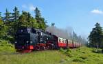 Am 30.06.15 hat 99 7234 mit ihrem Personenzug den Brocken verlassen und befindet sich nun auf Talfahrt Richtung Schierke.