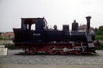 Lok 99 253 (Spurweite 1.000 mm), als Denkmallok in Regensburg-Stadtamhof, aufgenommen am 26.07.1982.