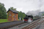 Sonntag den 06.09.2020 um 11:03 Uhr in Jöhstadt (D) . Besuch bei der Pressnitztalbahn. Abfahrt des Dampfzuges P14111 in Steinbach (ab 11:00 Uhr) nach Jöhstadt (an 11:45 Uhr). Der Zug wird von der Dampflok 99 1594-3 gezogen. Es ist eine Sächsische IV K mit Baujahr 1914. Erbauer war die Sächsische Maschinenfabrik Chemnitz. Achsfolge: B’B’. Loktyp: Meyer-Lok. Fabriknummer: 3714. Koordinaten GMS (Grad, Minuten, Sekunden): N 50° 33’ 23.0’’ O 13° 8’ 55.8’’