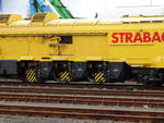 STRABAG Linsinger Schienenfräszug SF03 / 06 (Hannibal) (99 80 9427 003-5 D-STRA) am 19.11.17 in Hanau Hbf vom Bahnsteig aus fotografiert im Detail. Hier kann man die Fräseinheit besser betrachten 