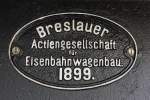 Fabrikschild des aufgearbeiteten Gepäckwagen 94 341 aus dem Jahre 1899.

So gesehen am 26.04.2014 beim Frühlingsfest im Bw Berlin Schöneweide. 