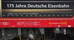 Ein groes Lob an die Designerin dieser schnen Werbelok zum 175 jhrigen Bestehen der deutschen Eisenbahn: Gudrun Geiblinger. Detailansicht / Ausschnitt der 183 001. Aufgenommen am 14.07.2010 im Hbf Mnchen.