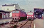 DR 120 337-1 und 243 279-7 in Güstrow Ende September 1990.
