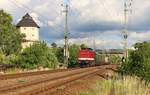 202 484-2 (CLR) fuhr am 17.06.17 den Piko-Sonderzug von Staßfurt nach Pressig Rothenkirchen. Wegen Bauarbeiten mussten die Reisenden mit Bussen nach Sonneberg ins Piko Werk gebracht werden. Hier ist der Zug bei der Rückfahrt in Saalfeld/Saale zu sehen.