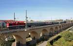 Auf dem Weg zum Eisenbahnfest nach Weimar sind am 09.10.2009 Zuglok 112 565-7 der Press mit Bomz-Wagen des TEV, Lok 207(Ex BR 118)der MEG sowie drei Wagen des EMBB-Leipzig mit Schlulok 52 8154-8.