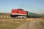 Am 31.10.09 fur die Eisenbahn-Nostalgie Chemnitz-Erzgebirge ihren ersten Sonderzug. Die Garnutur bestand aus Wagen der Bauart Bag und Baag, bespannt war der Zug mit der frisch hauptuntersuchten 112 708-3 der RISS Chemnitz. Die Reise fhrte von Stollberg ber Chemnitz-Sd, weiter ber die Zwnitztalbahn nach Aue bis nach Schwarzenberg ins Eisenbahnmuseum des VSE. Hier ist der schne Reichsbahnzug nahe Zwnitz unterwegs.