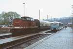 Im einstmals bedeutenden Nebenbahnknotenpunkt Rochlitz (Sachsen) treffen sich im Frühjahr 1997 202 778-7 und 972 722-3. Seit 2001 verkehren hier keine Züge mehr.