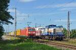 Während D&D mit ihrer Überführung am 14.08.21 auf dem Hauptgleis pausierte wurde 185 175 mit ihrem DHL-Containerzug über das Bahnsteiggleis in Saarund geführt. 