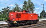 Wedler Franz Logistik GmbH & Co. KG, Potsdam mit ihrer  203 217-5  [NVR-Nummer: 92 80 1203 217-5 D-WFL] am 18.07.24 Höhe Bahnhof Saarmund.